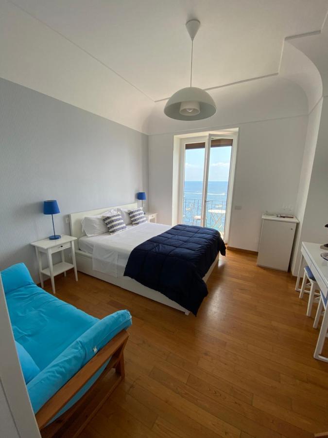Capri Inn Екстериор снимка
