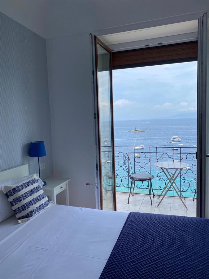 Capri Inn Екстериор снимка