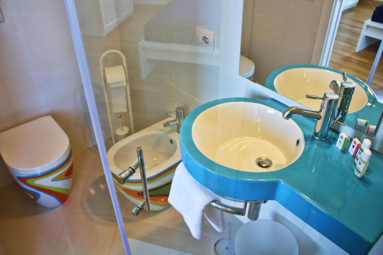 Capri Inn Екстериор снимка