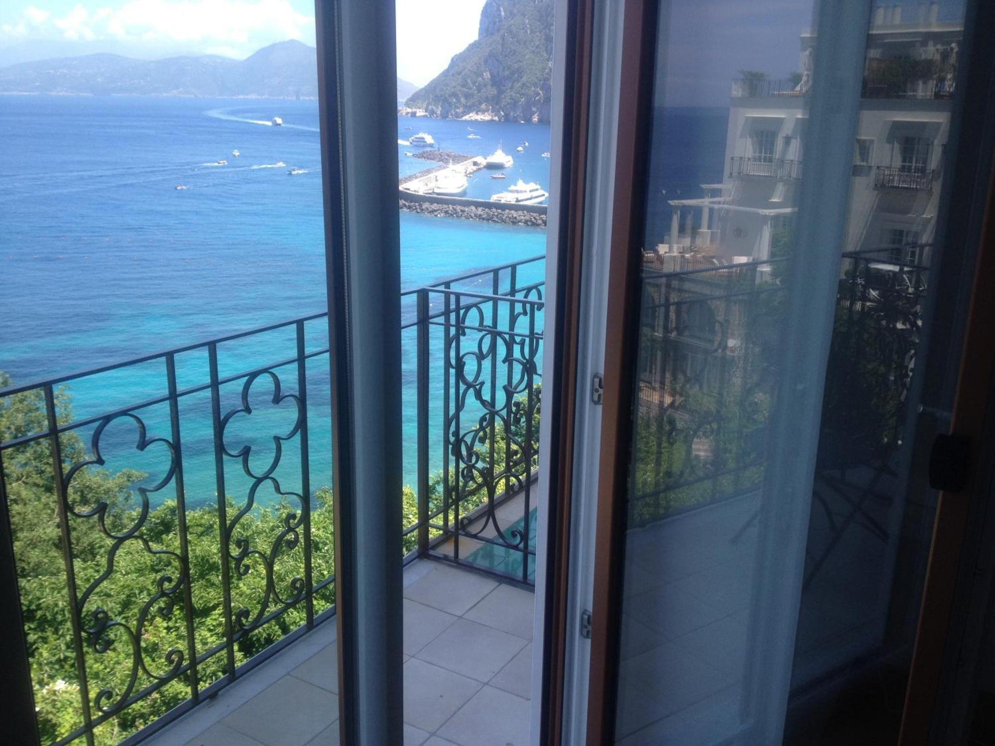 Capri Inn Екстериор снимка