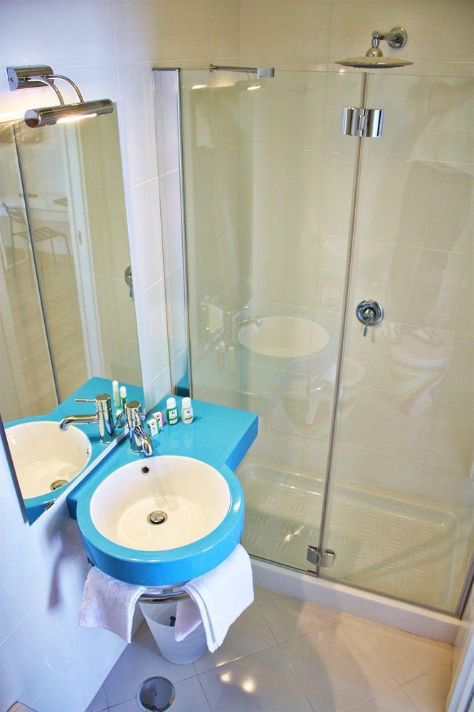 Capri Inn Екстериор снимка
