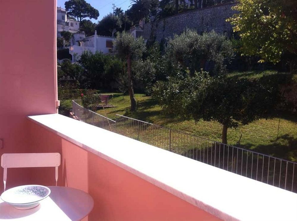Capri Inn Екстериор снимка