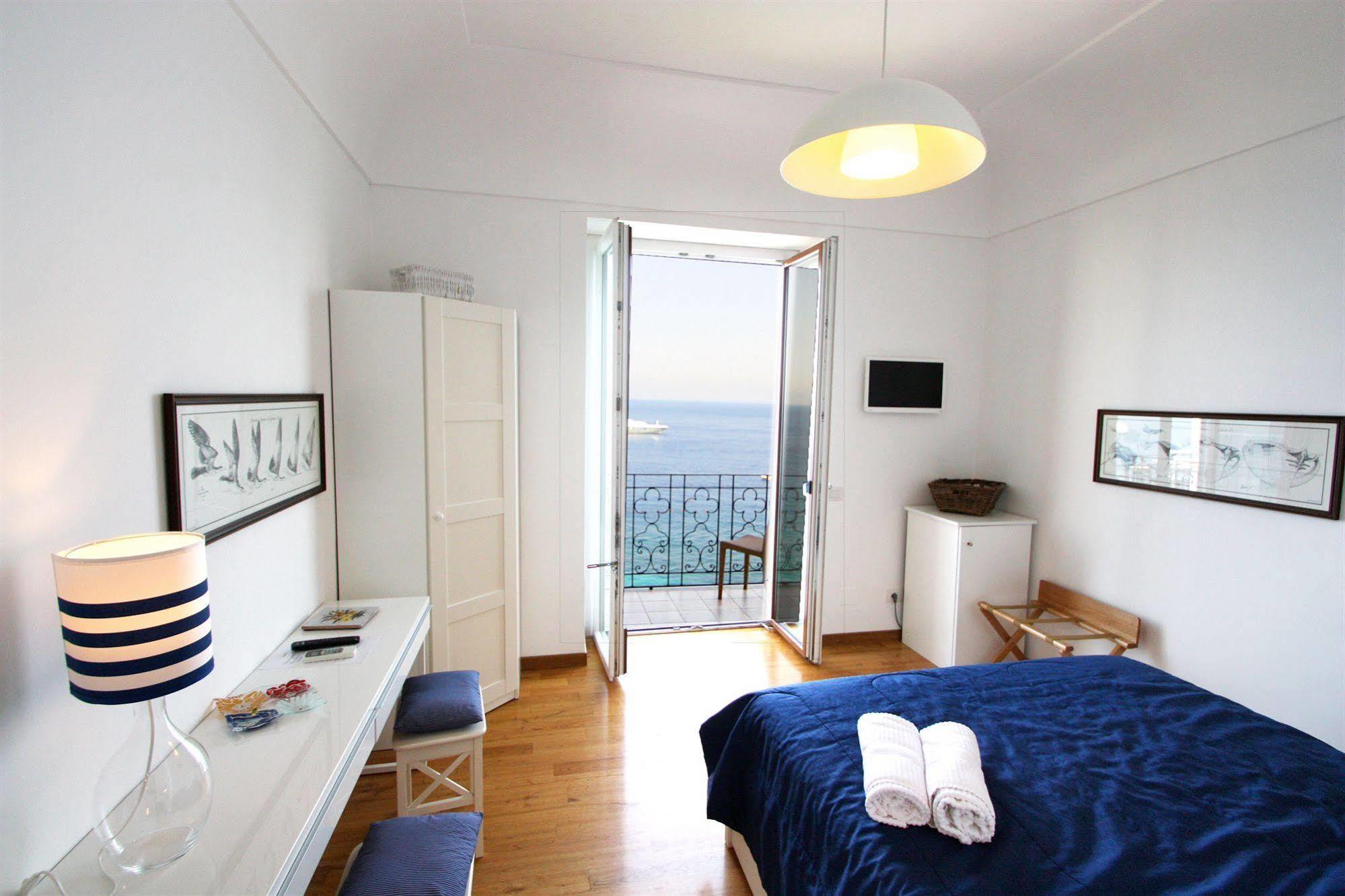 Capri Inn Екстериор снимка