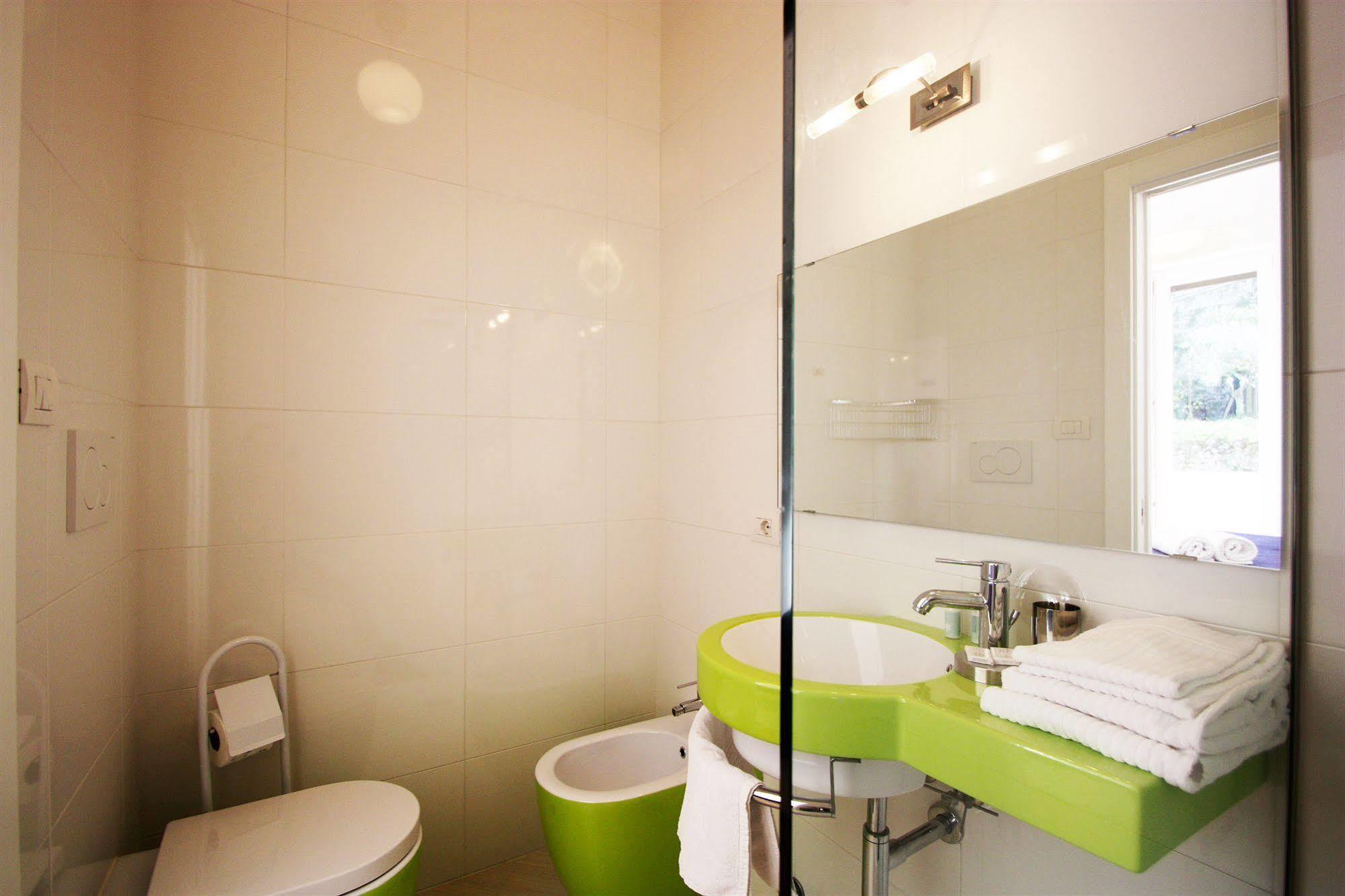 Capri Inn Екстериор снимка