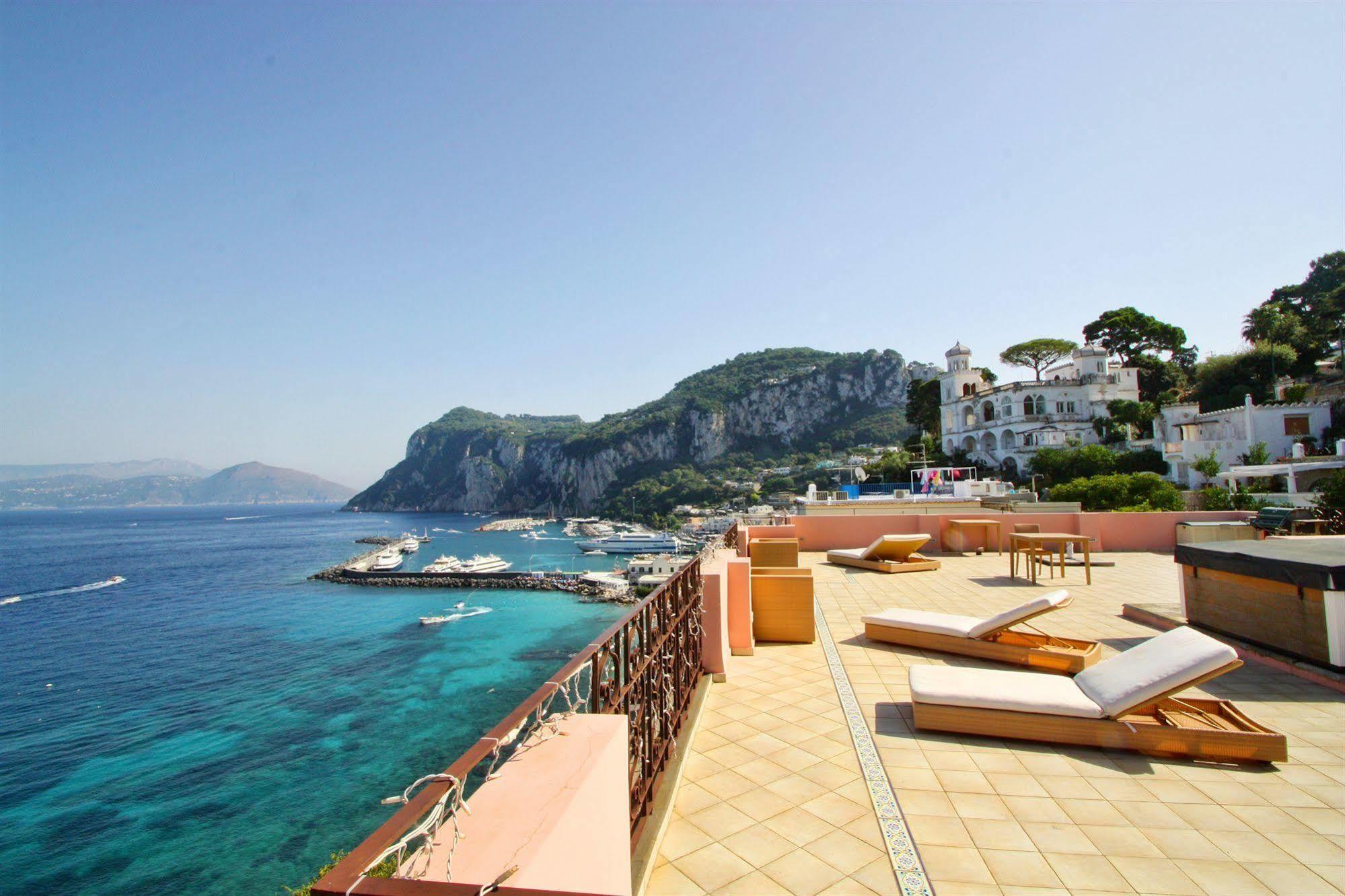 Capri Inn Екстериор снимка